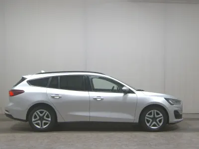 Używany Ford Focus Cool & Connect 120 KM (88 kW) 2022 Srebrny Kombi