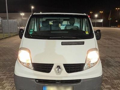 Gebraucht Renault Trafic 90 PS (66 kW) 2009 Weiß Van / Kleinbus