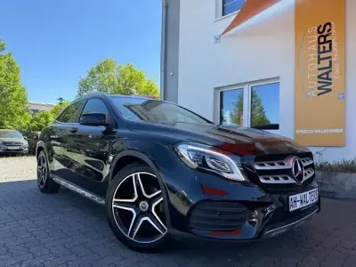 Gebraucht Mercedes GLA200 AMG line 156 PS (114 kW) 2019 Schwarz SUV