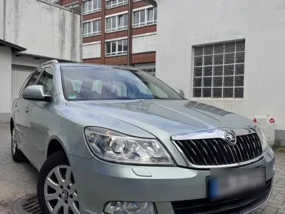 Gebraucht Skoda Octavia Ambiente 102 PS (75 kW) 2009 Grün Kombi