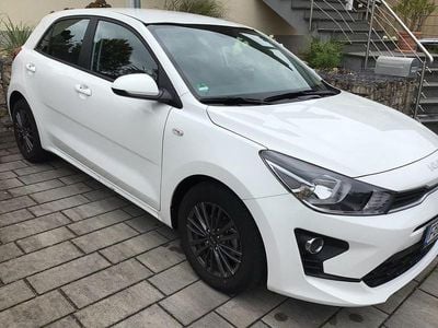 Gebraucht Kia Rio 84 PS (61 kW) 2021 Weiß Limousine