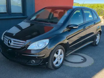 Second-hand Mercedes B200 136 CP (100 kW) 2008 Negru Monovolum