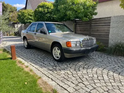 Gebraucht Mercedes 190 118 PS (86 kW) 1989 Silber Limousine