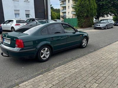 Gebraucht VW Passat Comfortline 125 PS (91 kW) 1997 Grün Limousine