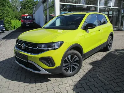 Gebraucht VW T-Cross 95 PS (69 kW) 2025 Grape yellow SUV