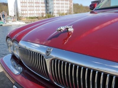 Jaguar XJ8
