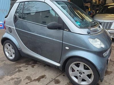 Grau Gebraucht 2002 Smart ForTwo Cabrio Pulse Cabrio | 2.299 €