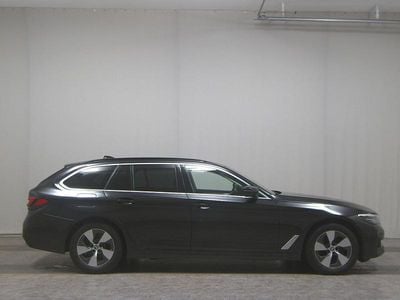 Gebraucht BMW 520 190 PS (139 kW) 2020 Black sapphire metallic Kombi