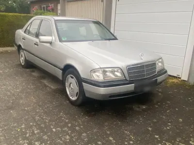 Gebraucht Mercedes C180 122 PS (89 kW) 1993 Silber Limousine
