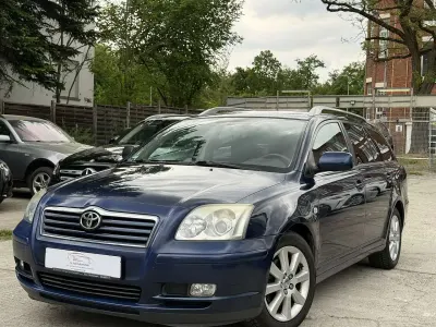 Gebraucht Toyota Avensis Travel 129 PS (94 kW) 2005 Dark blue mica metallic Kombi