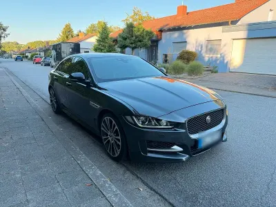 Gebraucht Jaguar XE 180 PS (132 kW) 2019 Grau Limousine