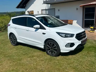 Gebraucht Ford Kuga ST-Line 150 PS (110 kW) 2019 Weiß SUV