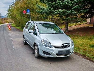 Gebraucht Opel Zafira 140 PS (102 kW) 2012 Silber Van / Kleinbus