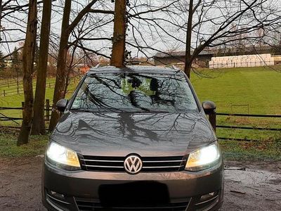 Gebraucht VW Sharan 184 PS (135 kW) 2016 Grau Van / Kleinbus