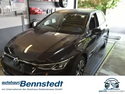 Gebraucht VW Golf VIII Active 131 PS (96 kW) 2022 Schwarz Limousine