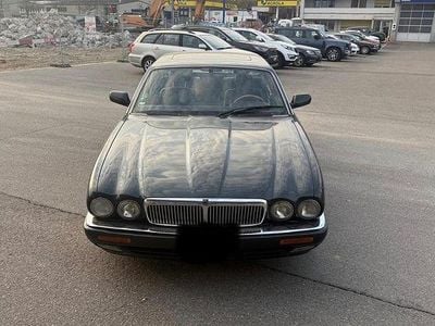 Second-hand Jaguar XJ6 241 CP (177 kW) 1995 Verde Berlinǎ