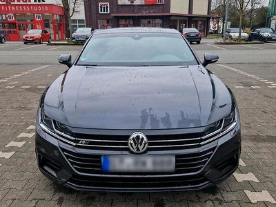 Usata VW Arteon R-line 190 CV (139 kW) 2019 Grigio Utilitaria