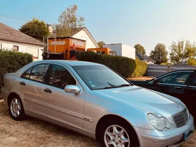 Gebraucht Mercedes C200 165 PS (121 kW) 2004 Silber Limousine
