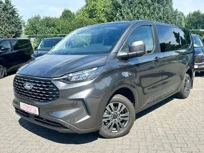 Gebraucht Ford Tourneo Custom Titanium 136 PS (100 kW) 2025 Magneticgrau (metallic) Van