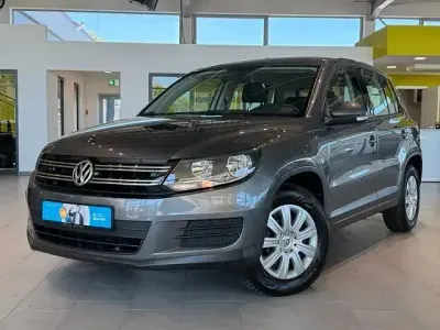 Gebraucht VW Tiguan Trendline 122 PS (89 kW) 2015 Grau SUV