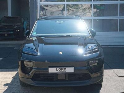 Second-hand Porsche Macan 4 Electric Basis 264 kW (360 CP) 2025 Negru SUV
