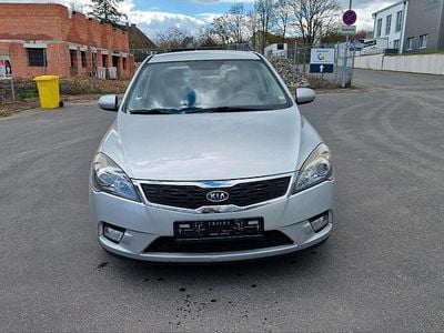 Usata Kia Ceed 116 CV (85 kW) 2011 Argento Utilitaria