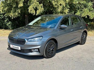 Neu Skoda 105 80 PS (58 kW) 2025 Grau Limousine