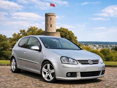 Usata VW Golf IV Sportline 102 CV (75 kW) 2005 Argento Berlina