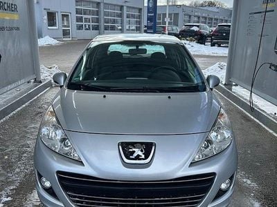 Gebraucht Peugeot 207 73 PS (53 kW) 2010 Silber Limousine