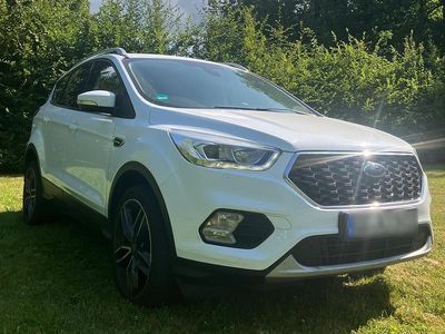 Gebraucht Ford Kuga 150 PS (110 kW) 2017 Weiß SUV