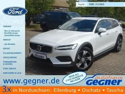 Gebraucht Volvo V60 CC Plus 197 PS (144 kW) 2023 Weiß Kombi