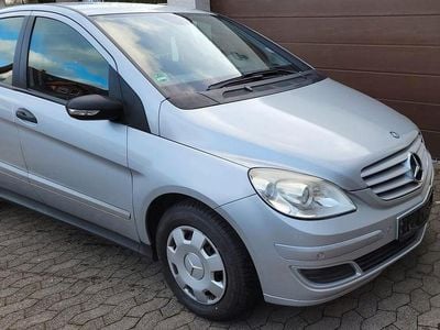 Gebraucht Mercedes B150 95 PS (69 kW) 2006 Silber Van / Kleinbus