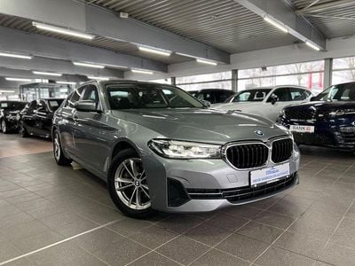 Grau Gebraucht 2023 BMW 520 Sport Line Limousine | 34.700 € (Guter Preis)