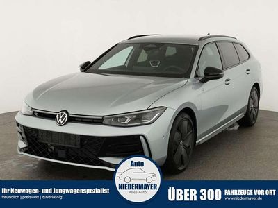 Second-hand VW Passat R-line 193 CP (141 kW) 2026 Argintiu Break