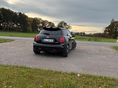 Schwarz Gebraucht 2016 Mini John Cooper Works Kleinwagen | 18.000 € (Fairer Preis)