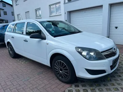 Gebraucht Opel Astra 90 PS (66 kW) 2009 Weiß Kombi