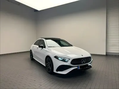 Gebraucht Mercedes A180 AMG line 136 PS (100 kW) 2024 Weiß Limousine