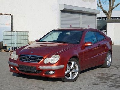 Gebraucht Mercedes C180 143 PS (105 kW) 2005 Rot Coupé