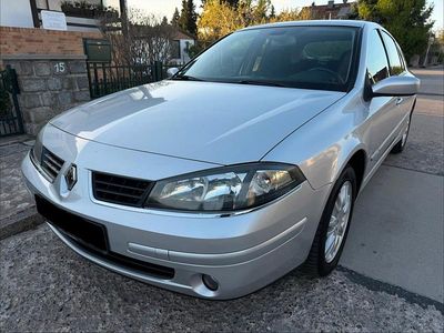Usata Renault Laguna II 135 CV (99 kW) 2005 Argento Berlina