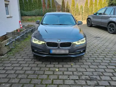Gebraucht BMW 318 136 PS (100 kW) 2016 Grau Limousine