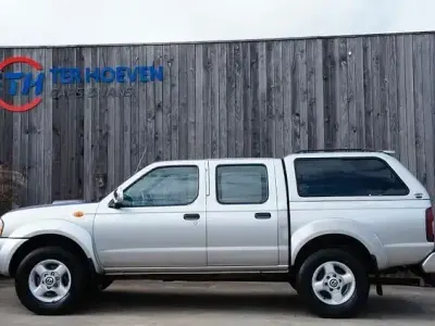 Usata Nissan Navara 133 CV (97 kW) 2004 Argento Pick-up