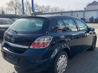 Occasion Opel Astra Basis 116 ch (85 kW) 2009 Noir Citadine