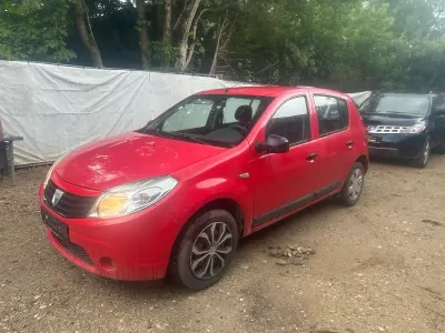 Gebraucht Dacia Sandero 75 PS (55 kW) 2009 Rot Limousine