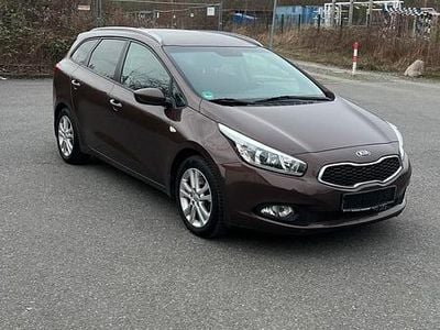 Gebraucht Kia Ceed Sportswagon 127 PS (93 kW) 2014 Braun Kombi