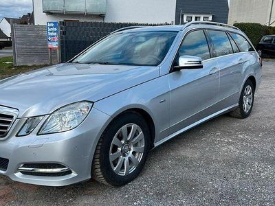 Gebraucht Mercedes E220 Avantgarde 170 PS (125 kW) 2011 Silber Kombi