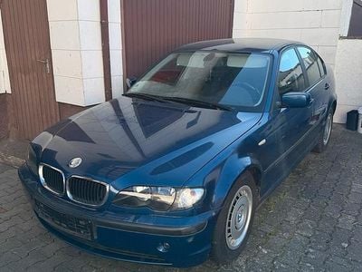 Second-hand BMW 318 143 CP (105 kW) 2003 Albastru Berlinǎ