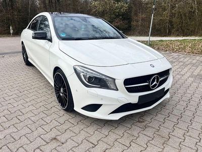 Gebraucht Mercedes CLA200 Urban 156 PS (114 kW) 2015 Weiß Limousine
