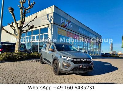 Grau Gebraucht 2025 Dacia Jogger Extreme Van / Kleinbus | 20.990 € (Fairer Preis)