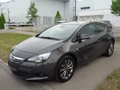 Używany Opel Astra GTC Active 140 KM (102 kW) 2013 Szary Sedan/Limuzyna