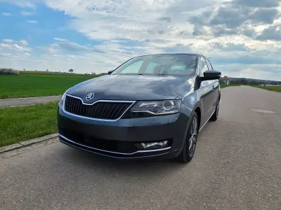 Gebraucht Skoda Rapid Drive 90 PS (66 kW) 2017 Grau Kleinwagen